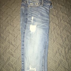 Size 0s Hollister skinny jeans